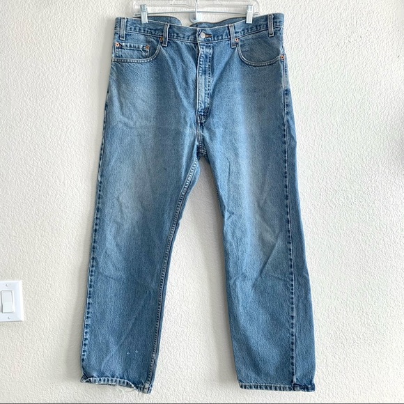 Vintage Levi’s 505 Light Wash Straight Leg Jeans - Picture 13 of 15